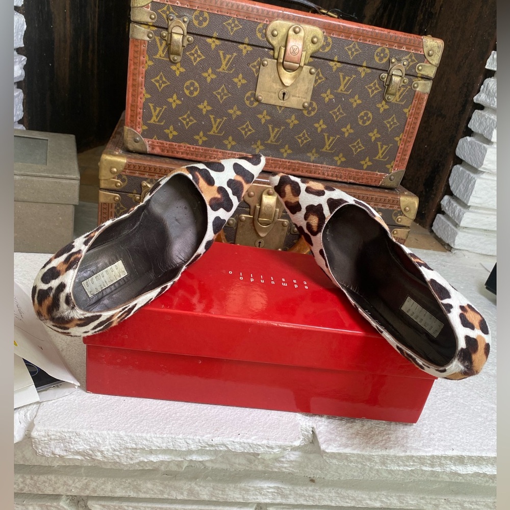 Edmundo Castillo Leopard Print genuine calf hair pump